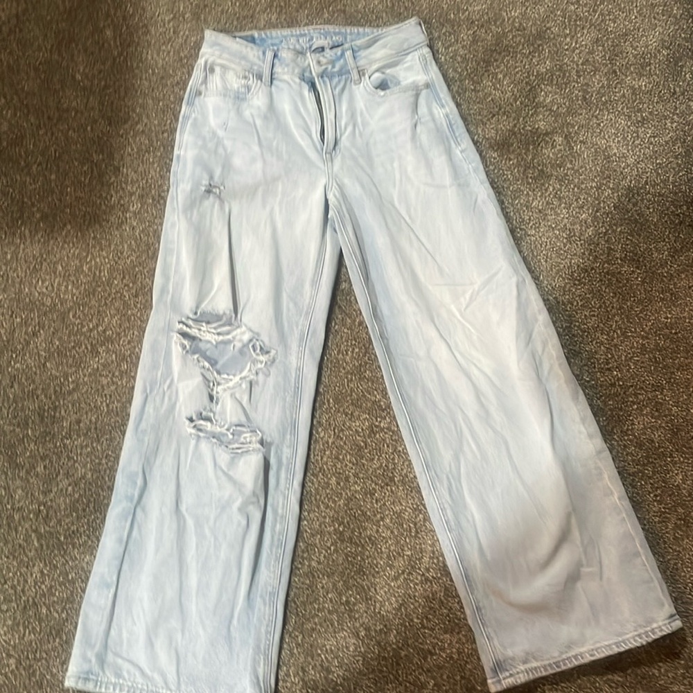 American Eagle - Strigid Ripped Super High-Waisted Baggy Wide-Leg Ankle Jean; 00